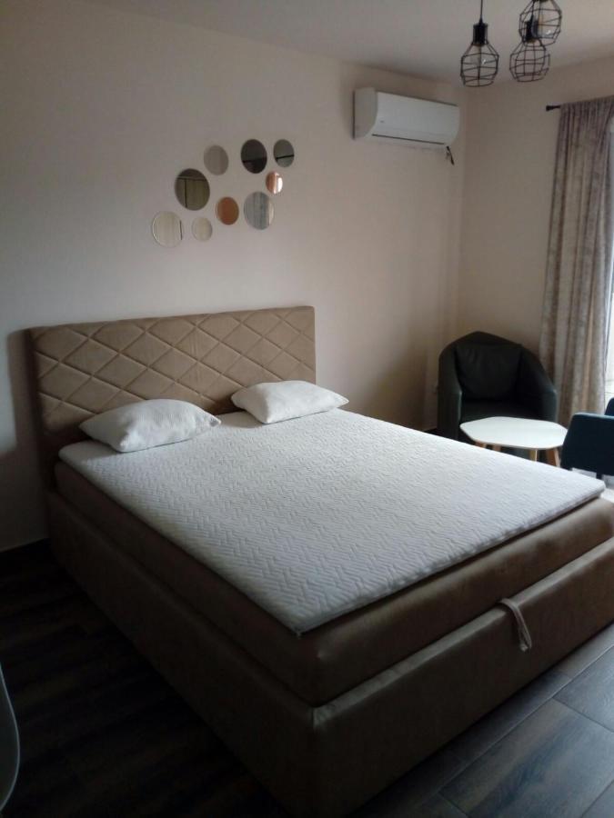 Apartment Petra Тиват Экстерьер фото